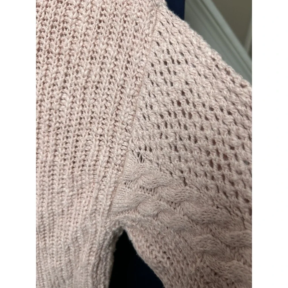 American‎ Eagle Women's Light Pink V-Neck Sweater Size Small